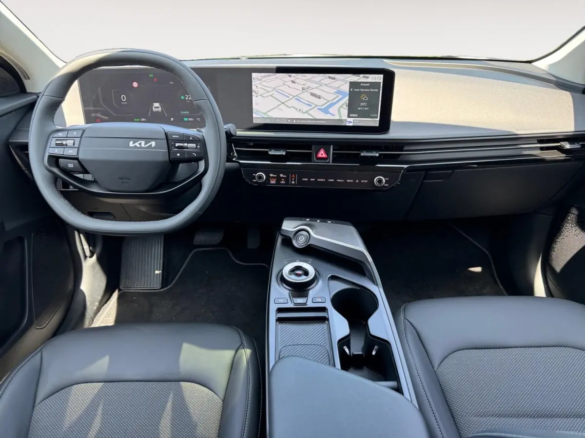 Light Edition 63 kWh | Stoelverwarming | Parkeer sensoren voor + achter | Cruise control | Navigatie | 428Km WLTP