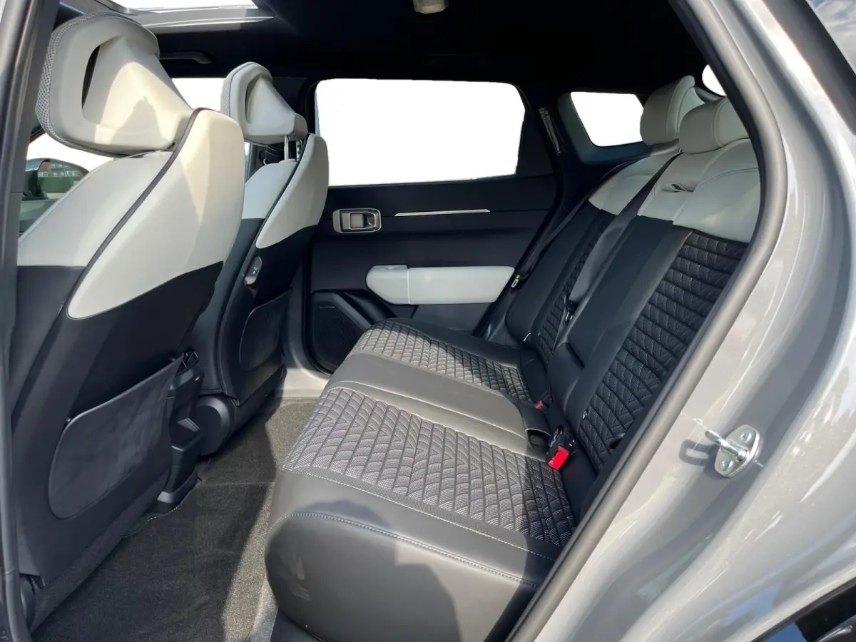 GT-PlusLine 81.4 kWh | Schuif/kanteldak | Lederen bekleding | 360 Graden camera | Head up display | Elektrische achterklep | Elektrische stoel verstelling met geheugen | Stoel verwarming + v