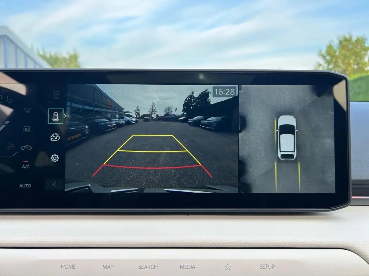Hatchback GT-PlusLine 81.4 kWh | Schuif/kanteldak | Lederen bekleding | 360 Graden camera | Head up display | Elektrische achterklep | Elektrische stoel verstelling met geheugen | Stoel verw