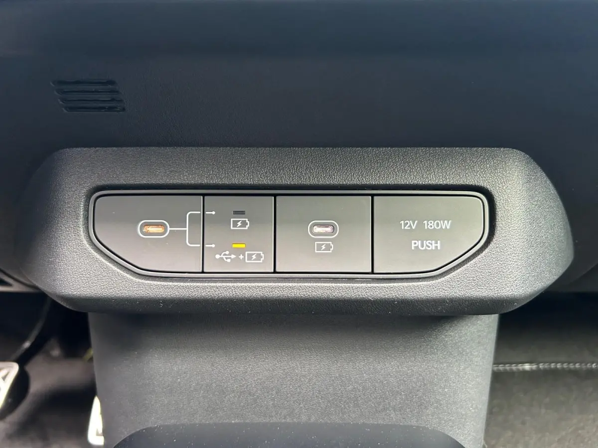 Hatchback GT-PlusLine 81.4 kWh | Schuif/kanteldak | Lederen bekleding | 360 Graden camera | Head up display | Elektrische achterklep | Elektrische stoel verstelling met geheugen | Stoel verw