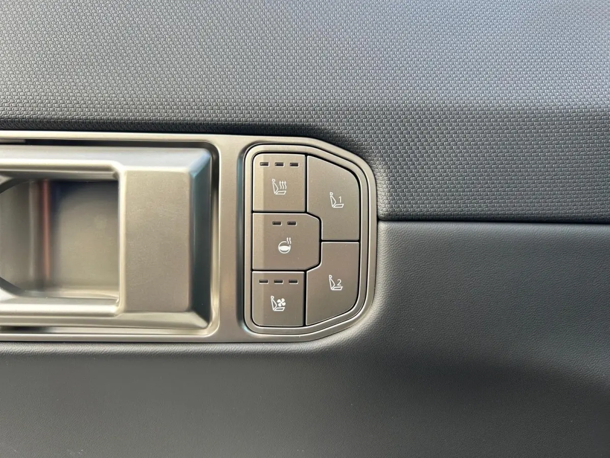 Hatchback GT-PlusLine 81.4 kWh | Schuif/kanteldak | Lederen bekleding | 360 Graden camera | Head up display | Elektrische achterklep | Elektrische stoel verstelling met geheugen | Stoel verw