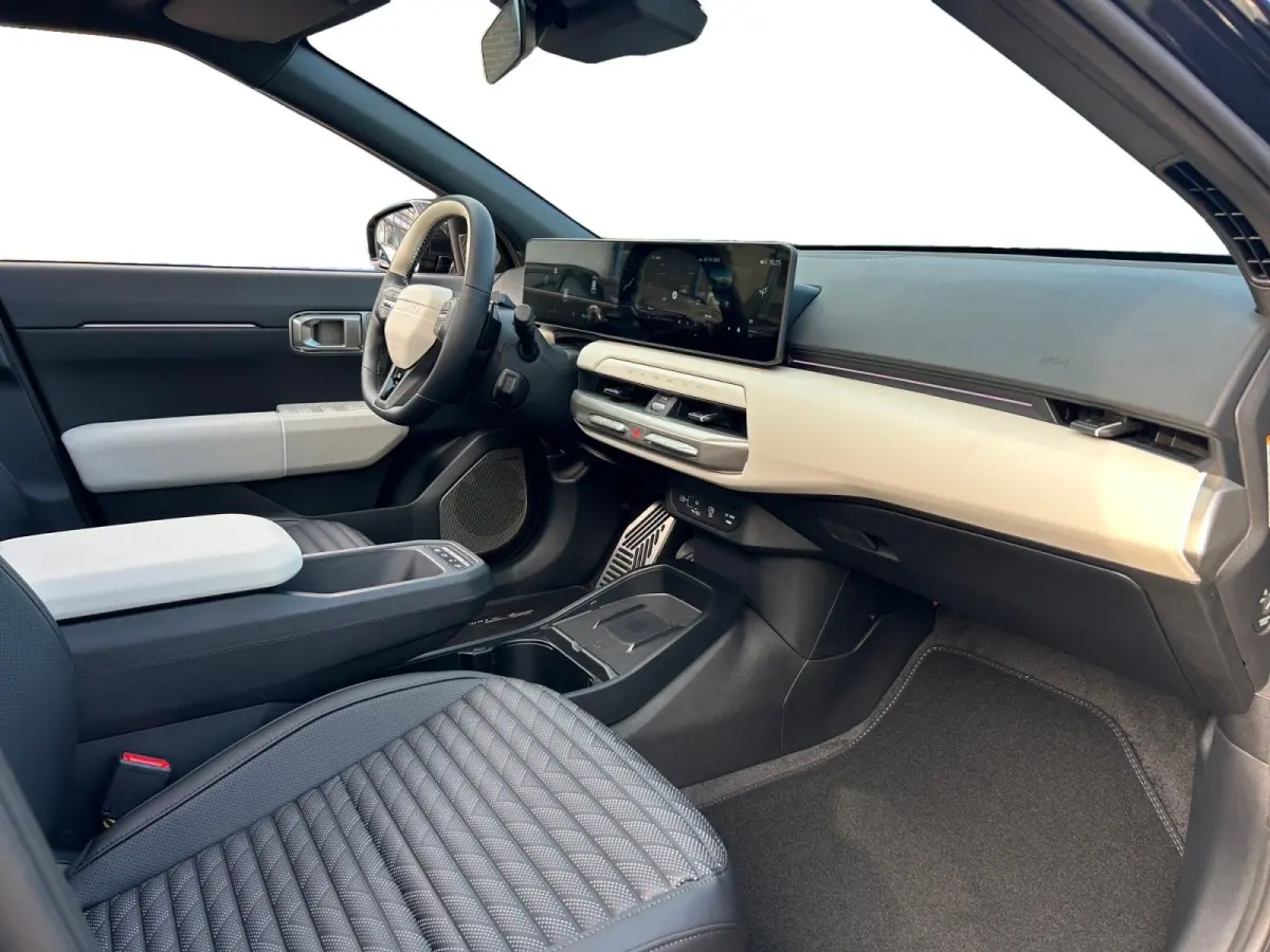 Hatchback GT-PlusLine 81.4 kWh | Schuif/kanteldak | Lederen bekleding | 360 Graden camera | Head up display | Elektrische achterklep | Elektrische stoel verstelling met geheugen | Stoel verw