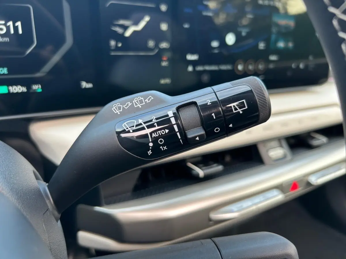 Hatchback GT-PlusLine 81.4 kWh | Schuif/kanteldak | Lederen bekleding | 360 Graden camera | Head up display | Elektrische achterklep | Elektrische stoel verstelling met geheugen | Stoel verw