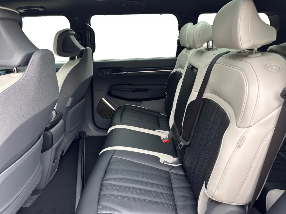 GT-Line AWD 99.8 kWh Nu te bestellen | nu met €3.000,- inruilpremie! | 2,99% rente | GT-Line Vegan lederen stoelbekleding