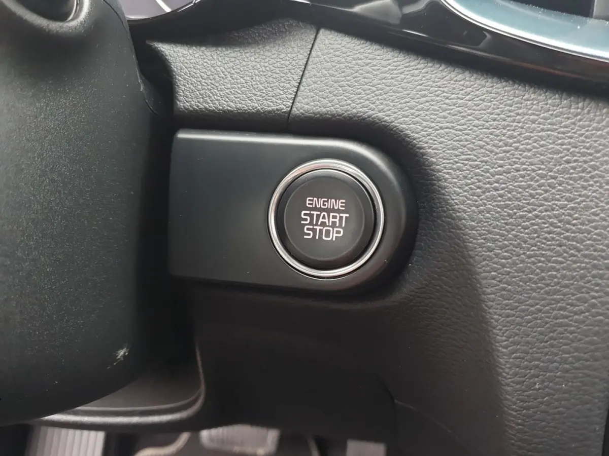 1.0T MHEV Design Edition | Stoel en stuurverwarming | Dodehoek detectie |  Navigate | Camera | Parkeersensoren voor en achter | Elektrische achterklep | JBL sound |