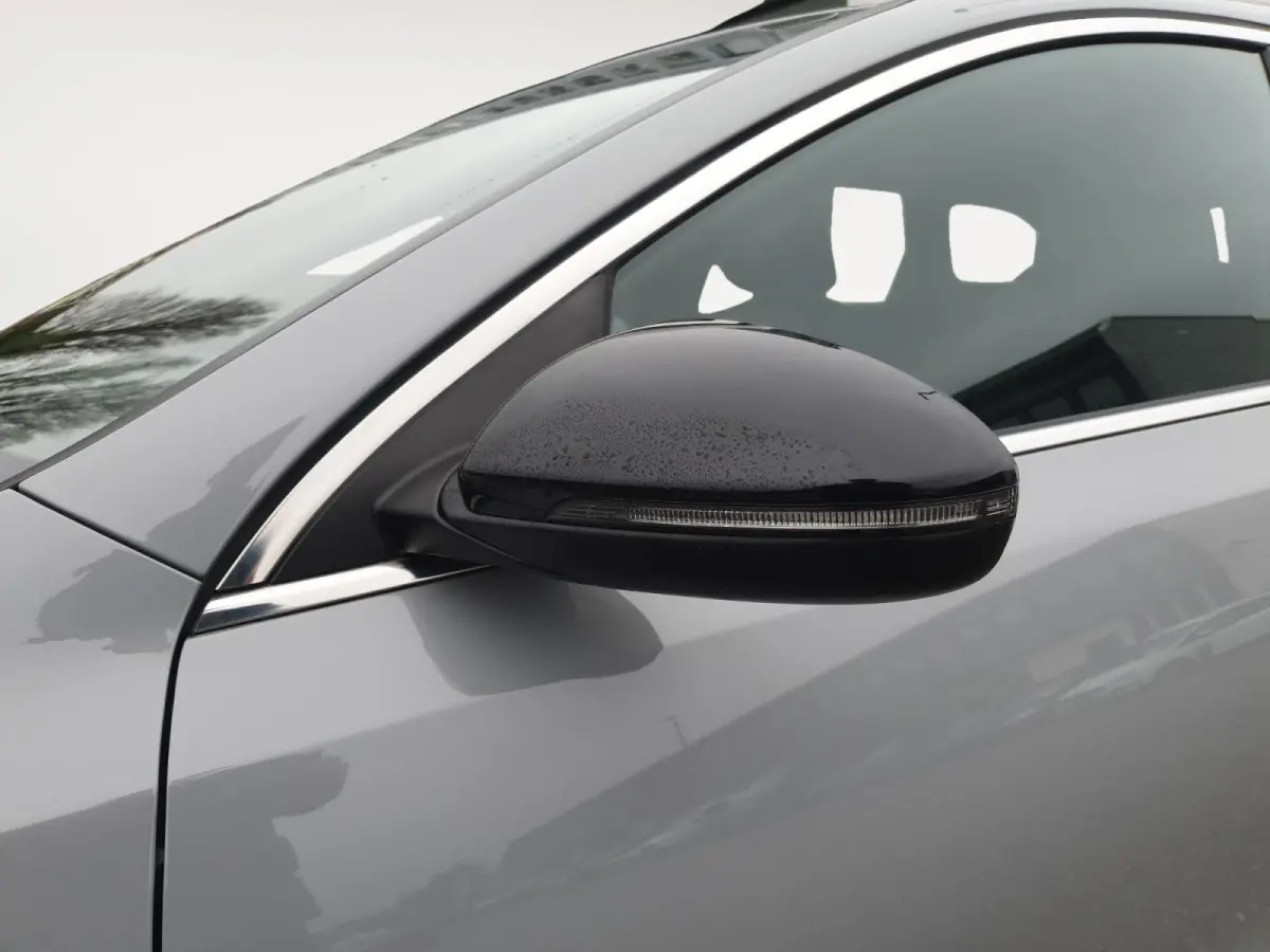 1.0T MHEV Design Edition | Stoel en stuurverwarming | Dodehoek detectie |  Navigate | Camera | Parkeersensoren voor en achter | Elektrische achterklep | JBL sound |