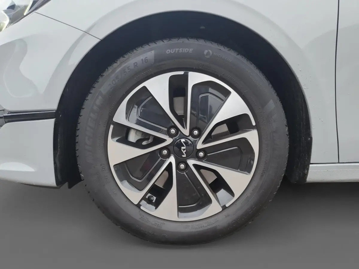 1.0T MHEV Design Edition | Stoel en stuurverwarming | Dodehoek detectie |  Navigate | Camera | Parkeersensoren voor en achter | Elektrische achterklep | JBL sound |