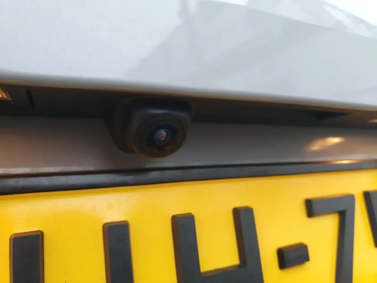 1.0T MHEV Design Edition | Stoel en stuurverwarming | Dodehoek detectie |  Navigate | Camera | Parkeersensoren voor en achter | Elektrische achterklep | JBL sound |