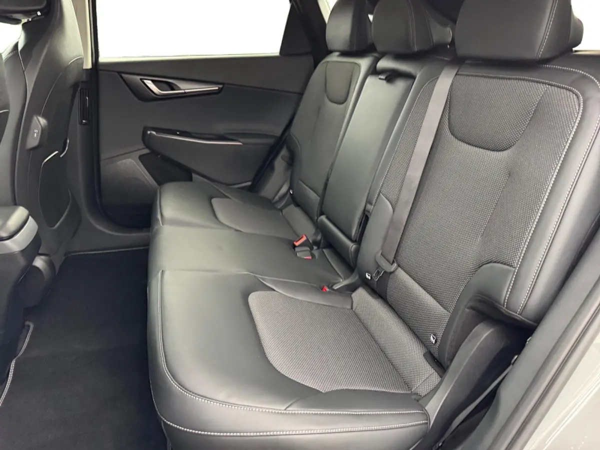 Light Edition 63 kWh | Enkele kleuren op voorraad bel voor info | € 4000,- Inruilpremie | 428km Actieradius