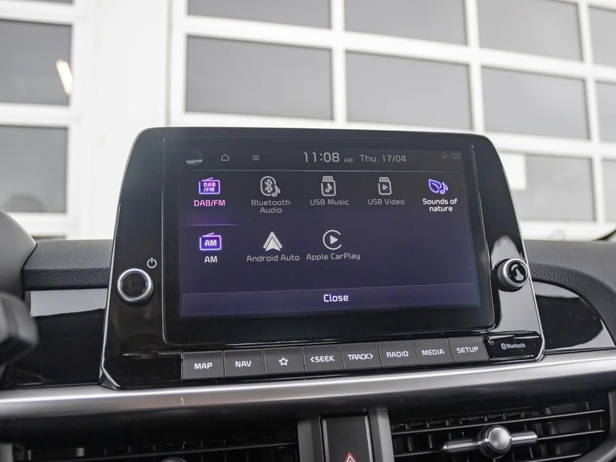 1.0 DPI DynamicLine | MY25 | Navi | Airco | Cruise | Camera | Apple Carplay