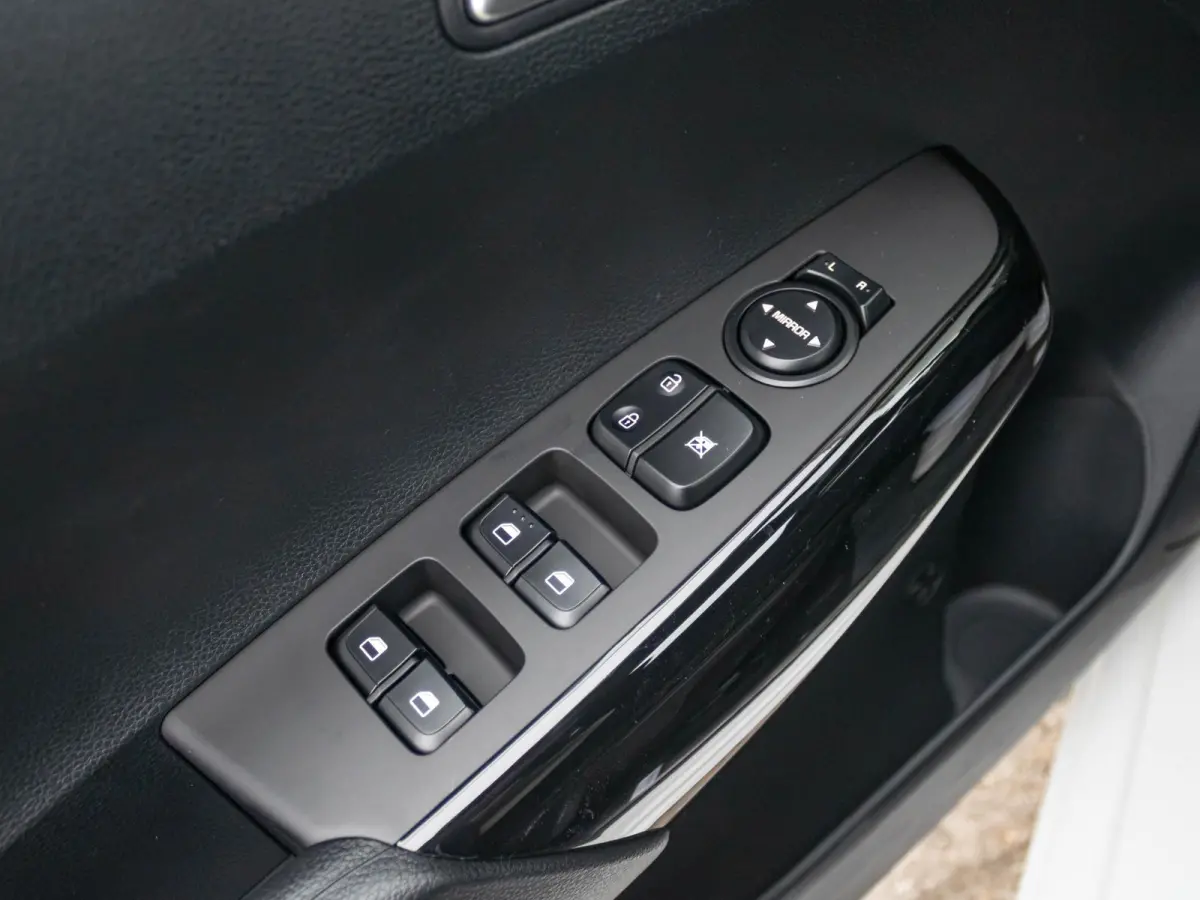 1.0 DPI DynamicLine | MY25 | Navi | Airco | Cruise | Camera | Apple Carplay