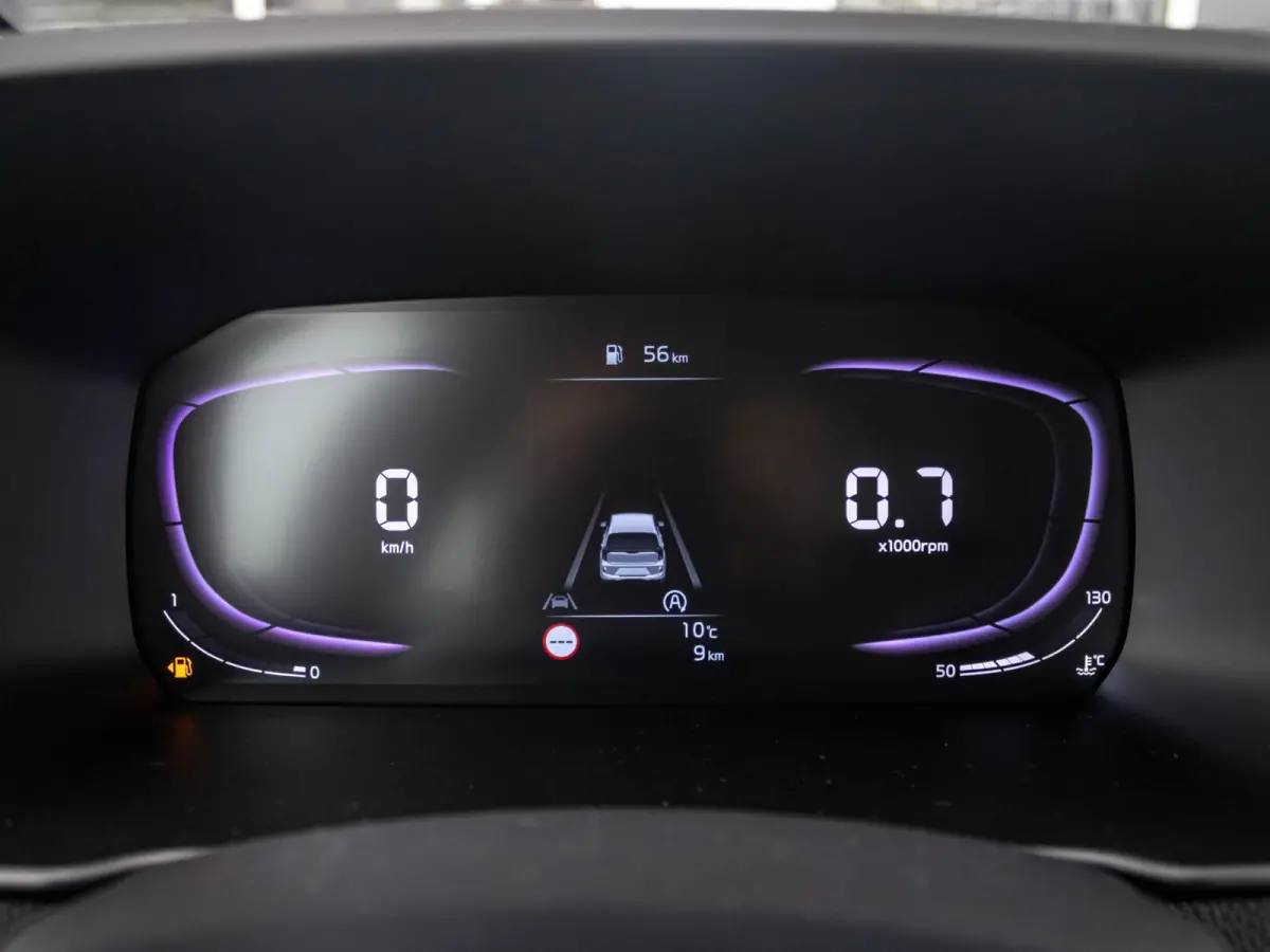 1.0 DPI DynamicLine | MY25 | Navi | Airco | Cruise | Camera | Apple Carplay
