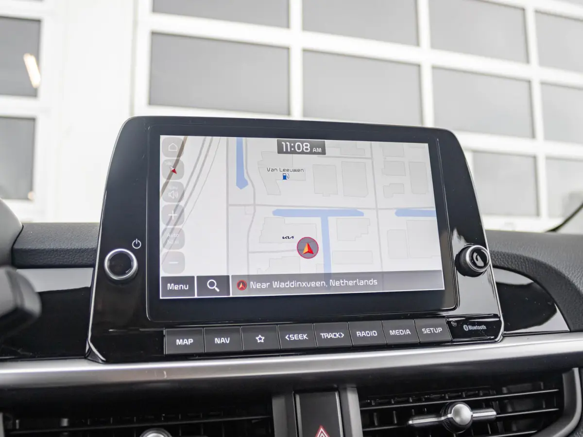 1.0 DPI DynamicLine | MY25 | Navi | Airco | Cruise | Camera | Apple Carplay
