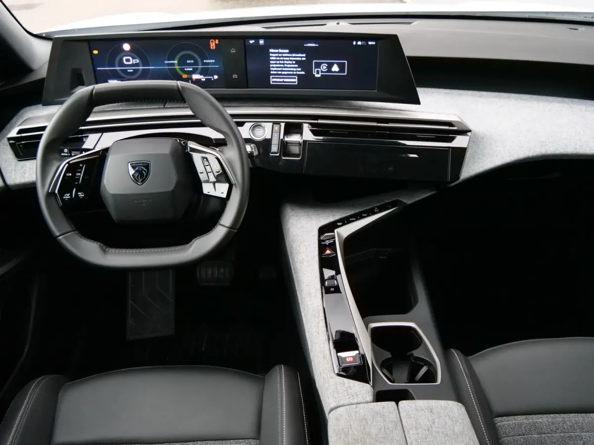 1.2 Hybrid 136 Allure 136 Pk Automaat DAB / Apple Carplay / Camera