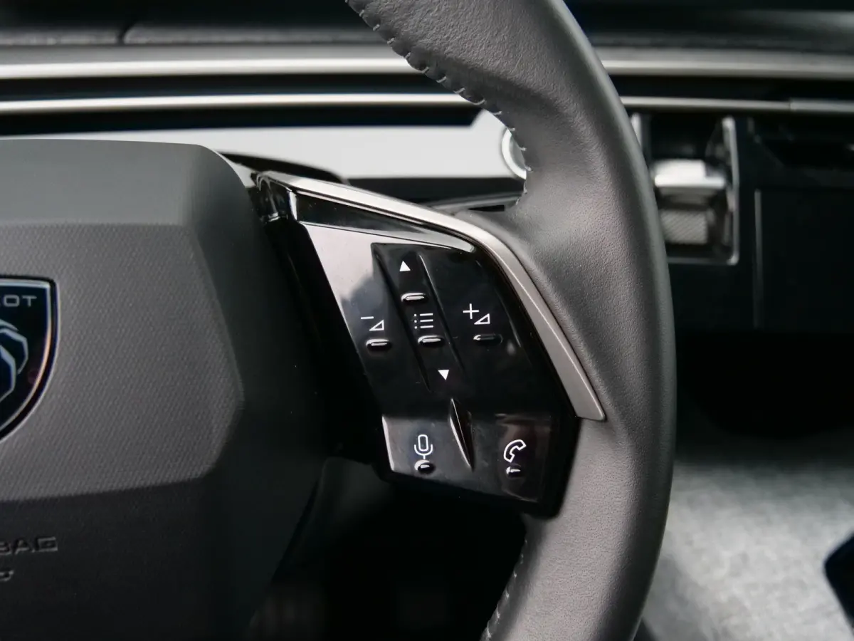 1.2 Hybrid 136 Allure 136 Pk Automaat DAB / Apple Carplay / Camera