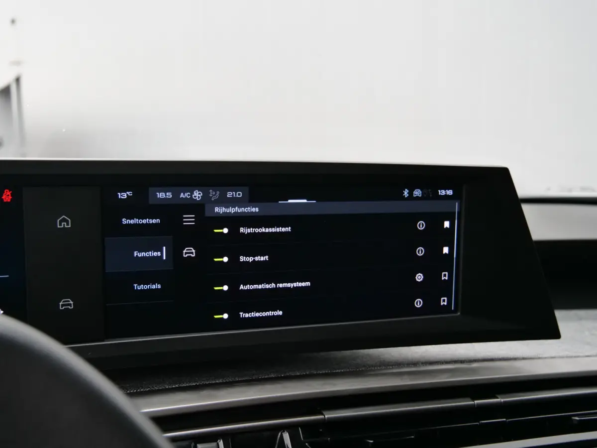 1.2 Hybrid 136 Allure 136 Pk Automaat DAB / Apple Carplay / Camera