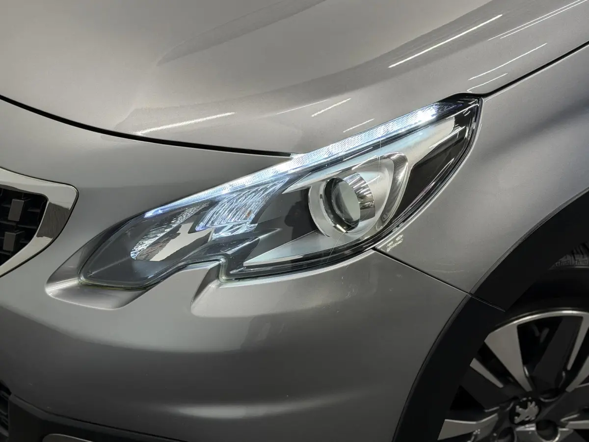 1.2 PureTech Allure Automaat Navigatie Parkeersensoren achter Cruise Control Climate Control Half leder Lichtmetalen velgen Getinte ramen