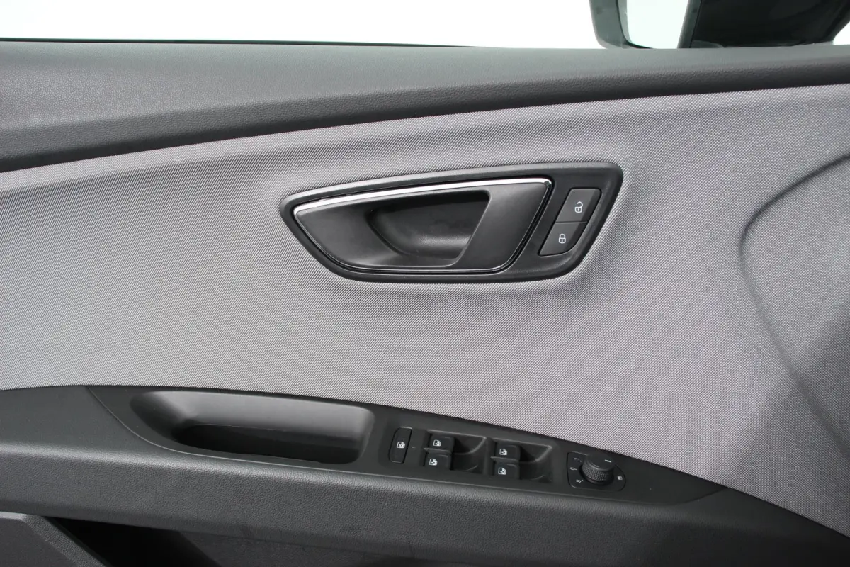 1.5 TSI 150pk DSG Style Climate Control Cruise control Verwarmde voorstoelen Lichtmetalen Velgen