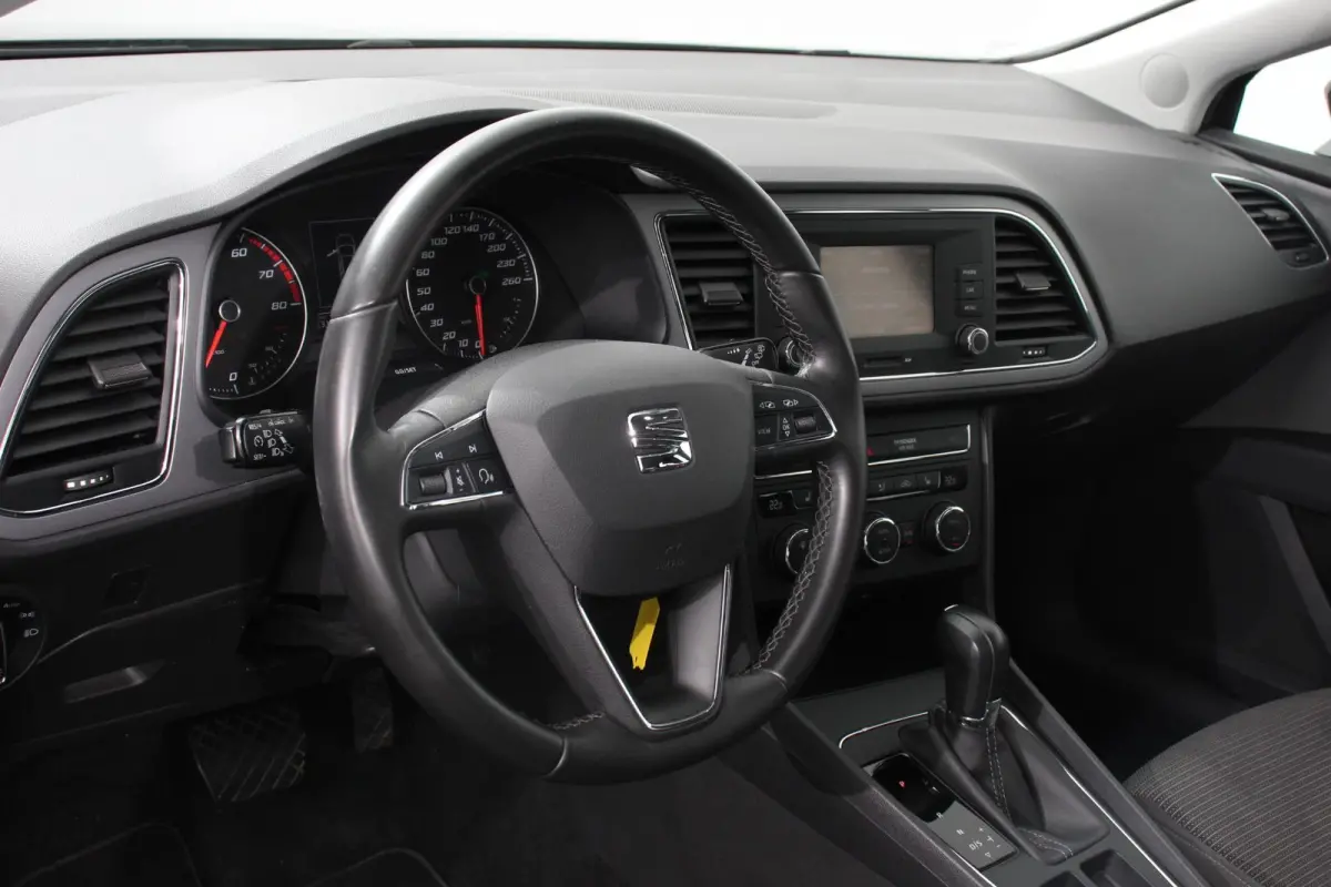 1.5 TSI 150pk DSG Style Climate Control Cruise control Verwarmde voorstoelen Lichtmetalen Velgen