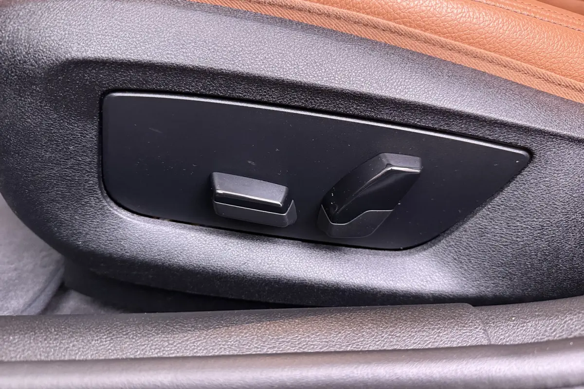 520i 184 PK Executive Trekhaak Leder Cruise