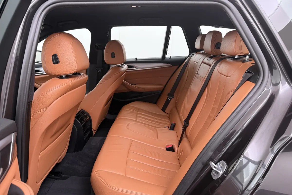 520i 184 PK Executive Trekhaak Leder Cruise