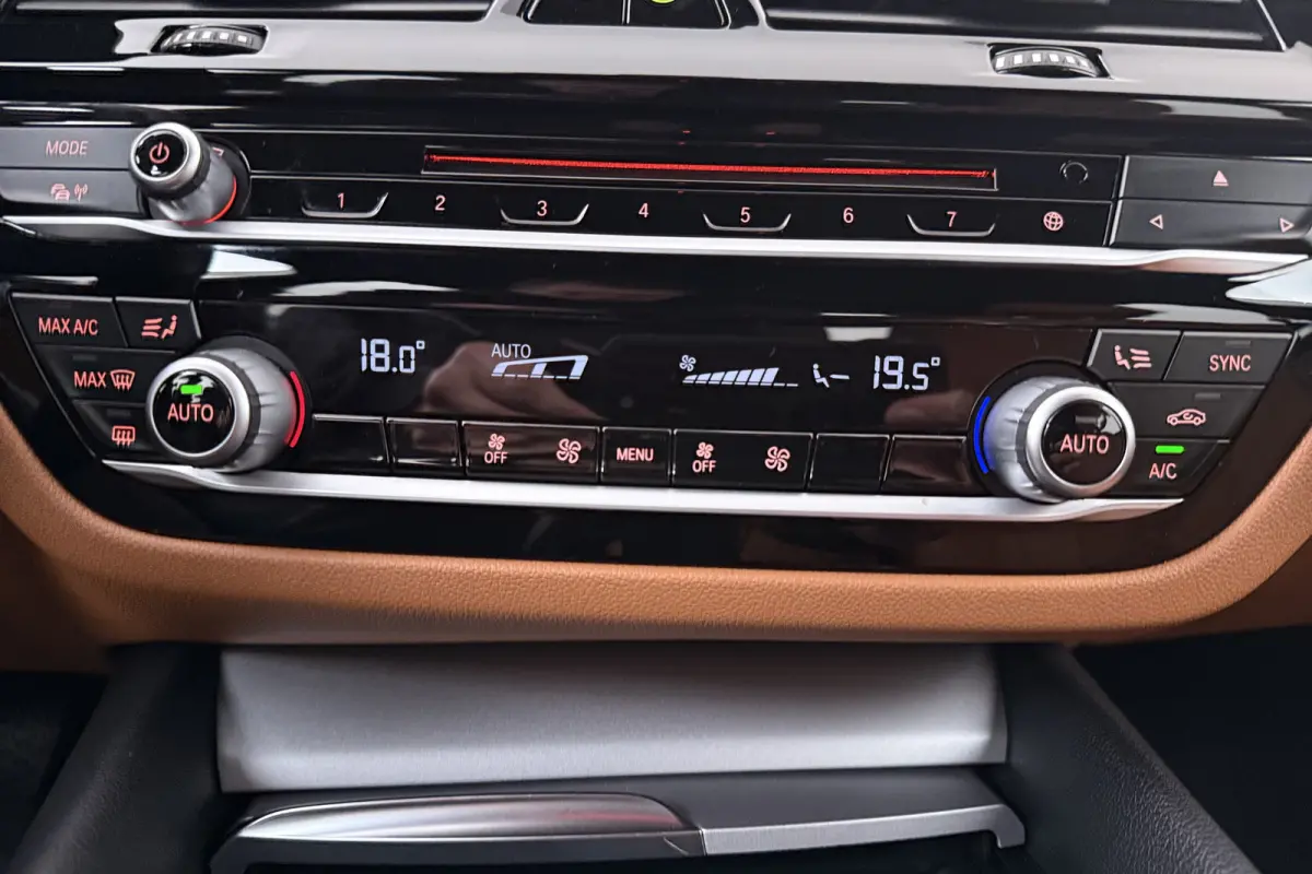 520i 184 PK Executive Trekhaak Leder Cruise
