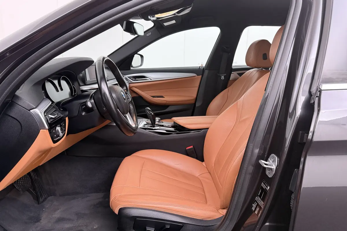 520i 184 PK Executive Trekhaak Leder Cruise