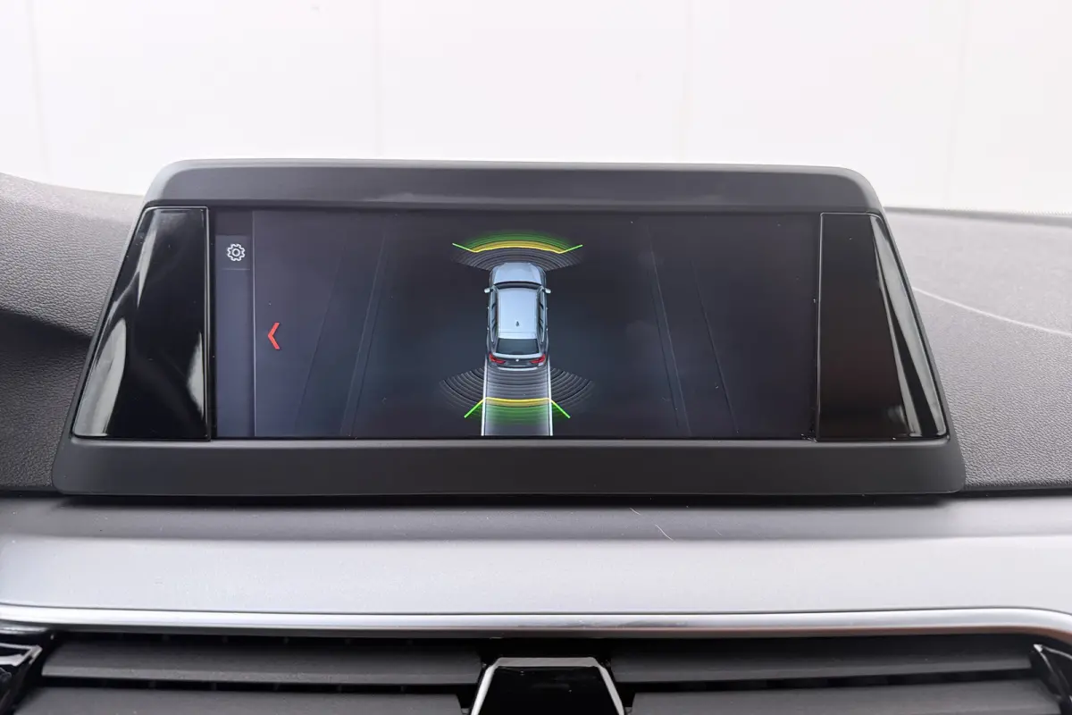 520i 184 PK Executive Trekhaak Leder Cruise