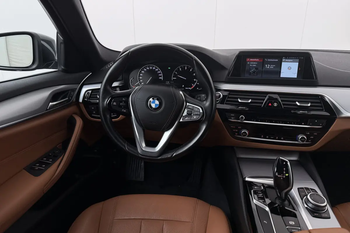 520i 184 PK Executive Trekhaak Leder Cruise
