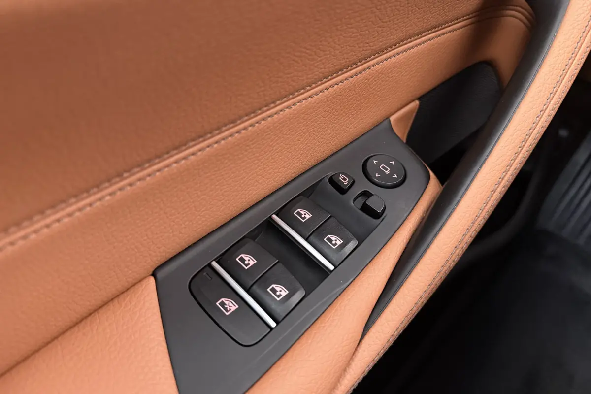 520i 184 PK Executive Trekhaak Leder Cruise