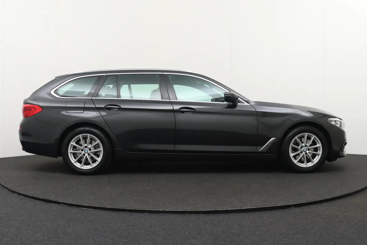 520i 184 PK Executive Trekhaak Leder Cruise