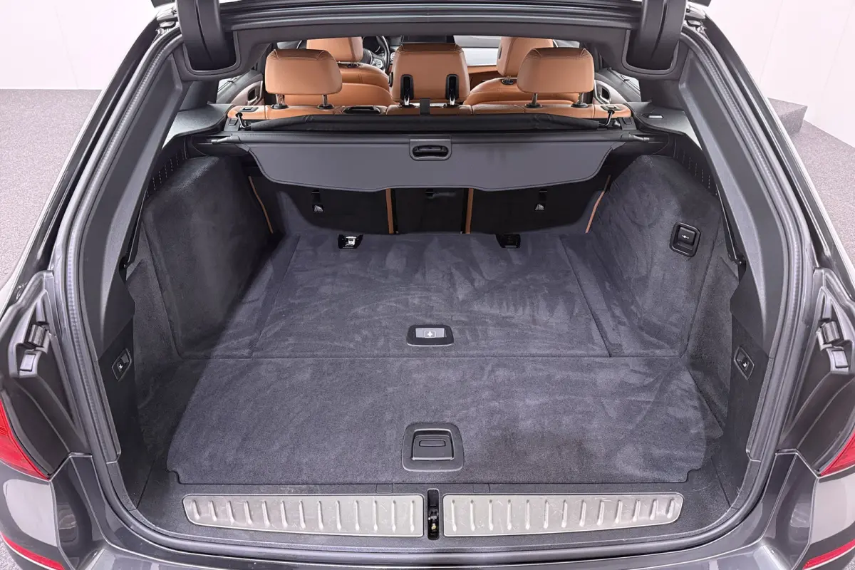 520i 184 PK Executive Trekhaak Leder Cruise