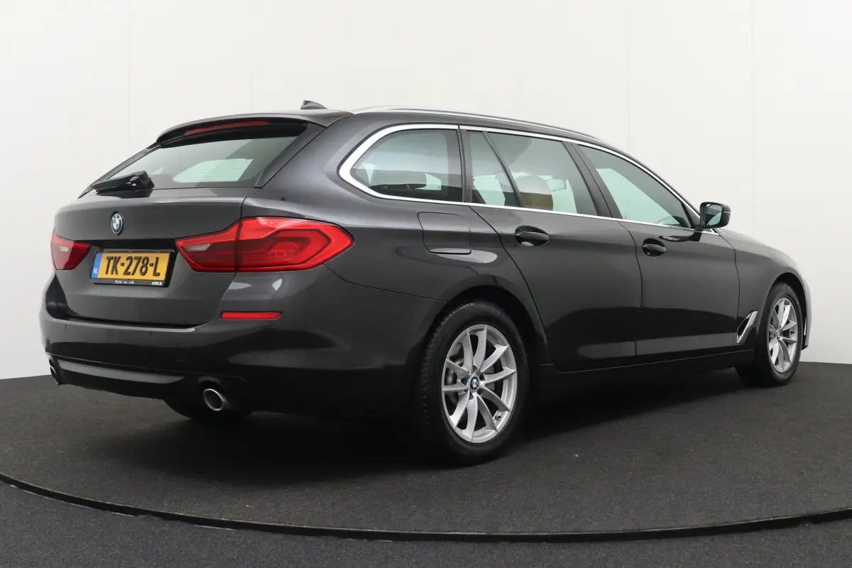 520i 184 PK Executive Trekhaak Leder Cruise