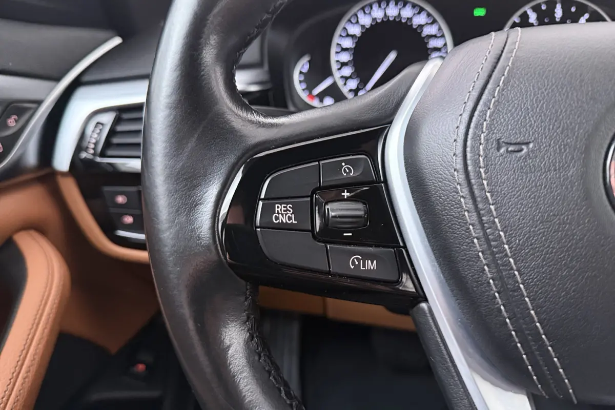 520i 184 PK Executive Trekhaak Leder Cruise