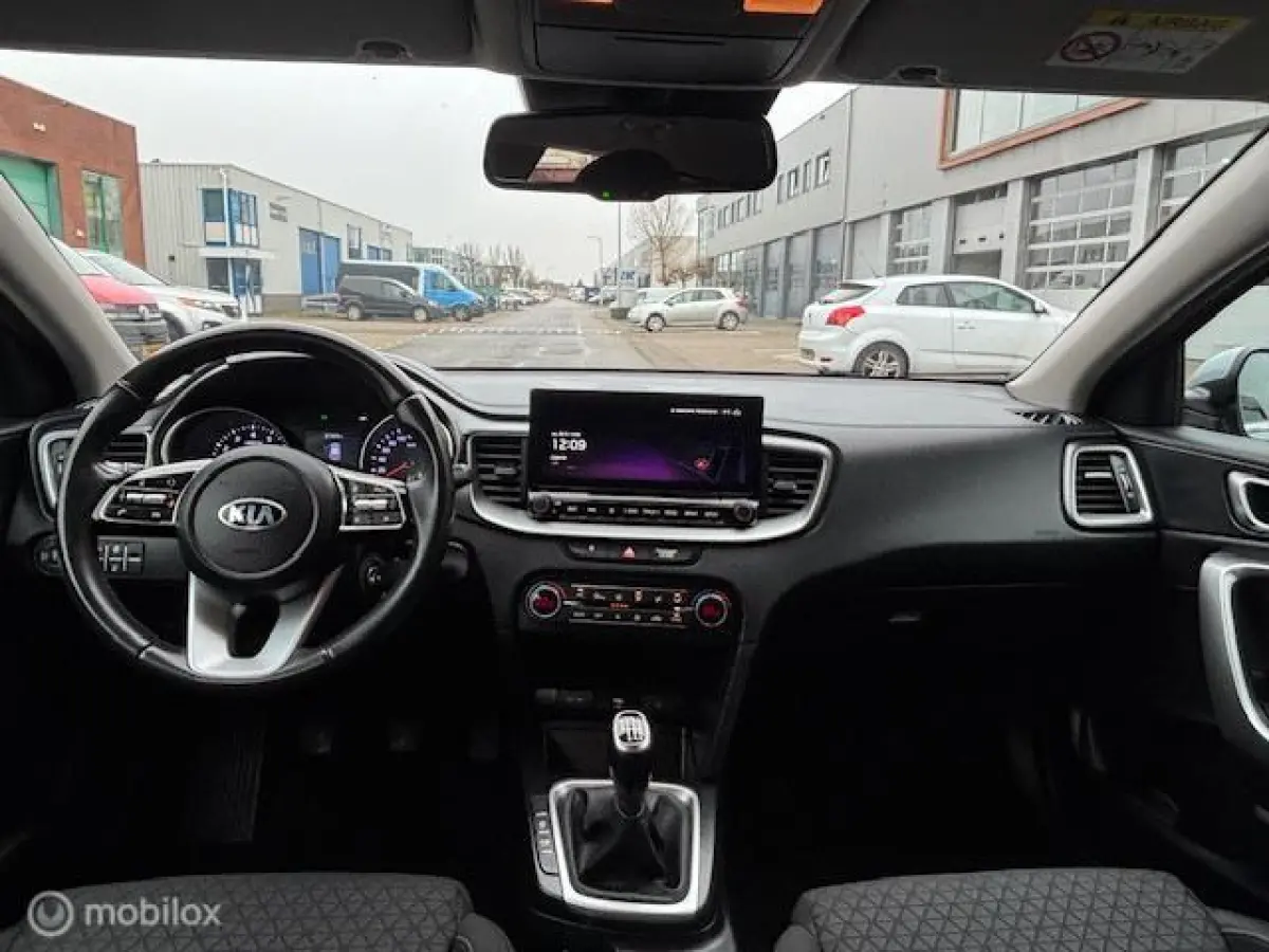 1.0 T-GDi DynamicLine Ruime stationwagon Navigatie , Camera , Climate & Cruise controle , Voorstoellen in hoogte verstelbaar , tot 7 jaar garantie