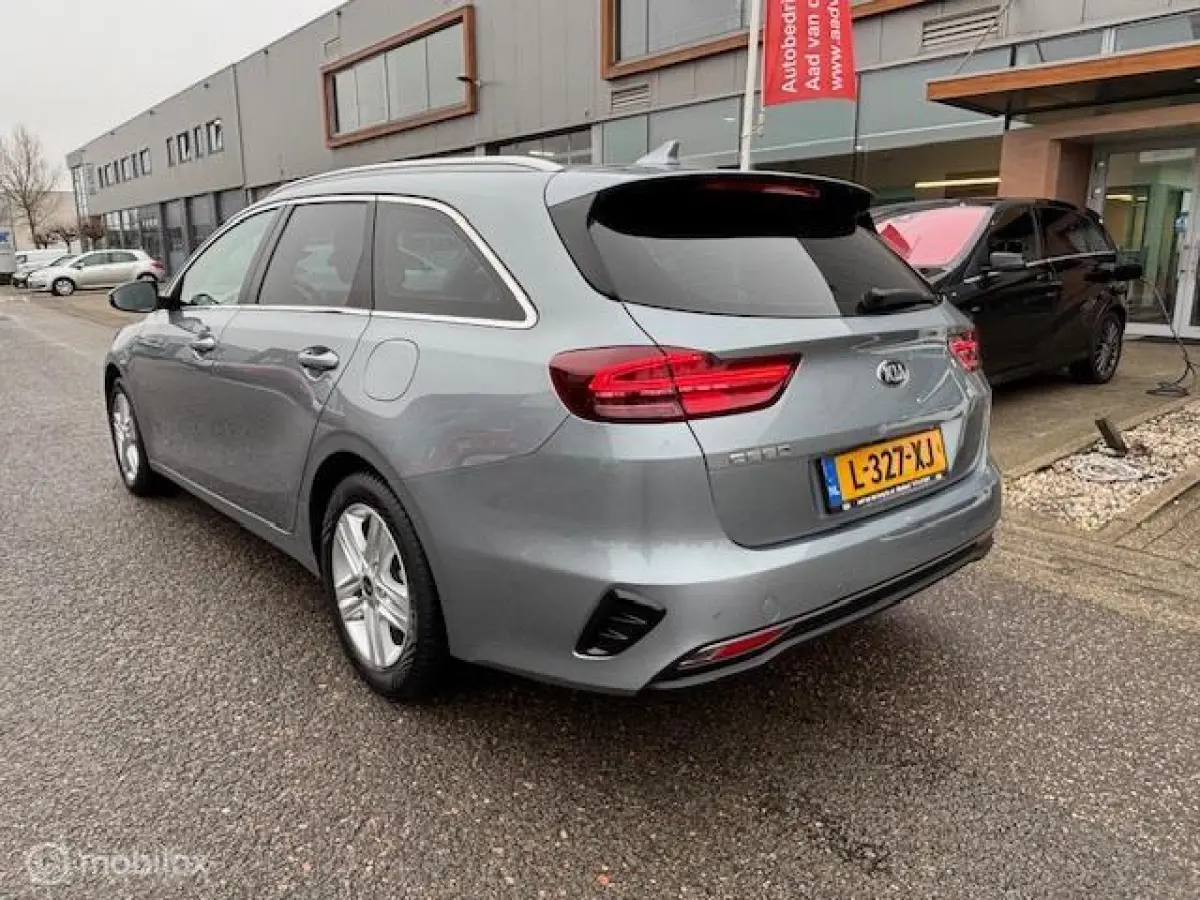 1.0 T-GDi DynamicLine Ruime stationwagon Navigatie , Camera , Climate & Cruise controle , Voorstoellen in hoogte verstelbaar , tot 7 jaar garantie