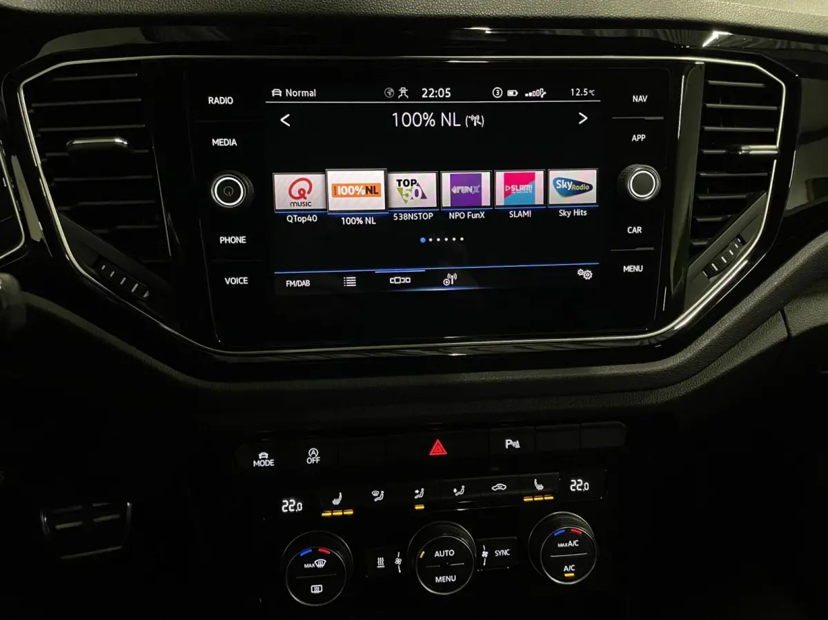 1.5 TSI Sport Black Style/ Cam/ Standkachel/ CarPlay/ 18''LMV