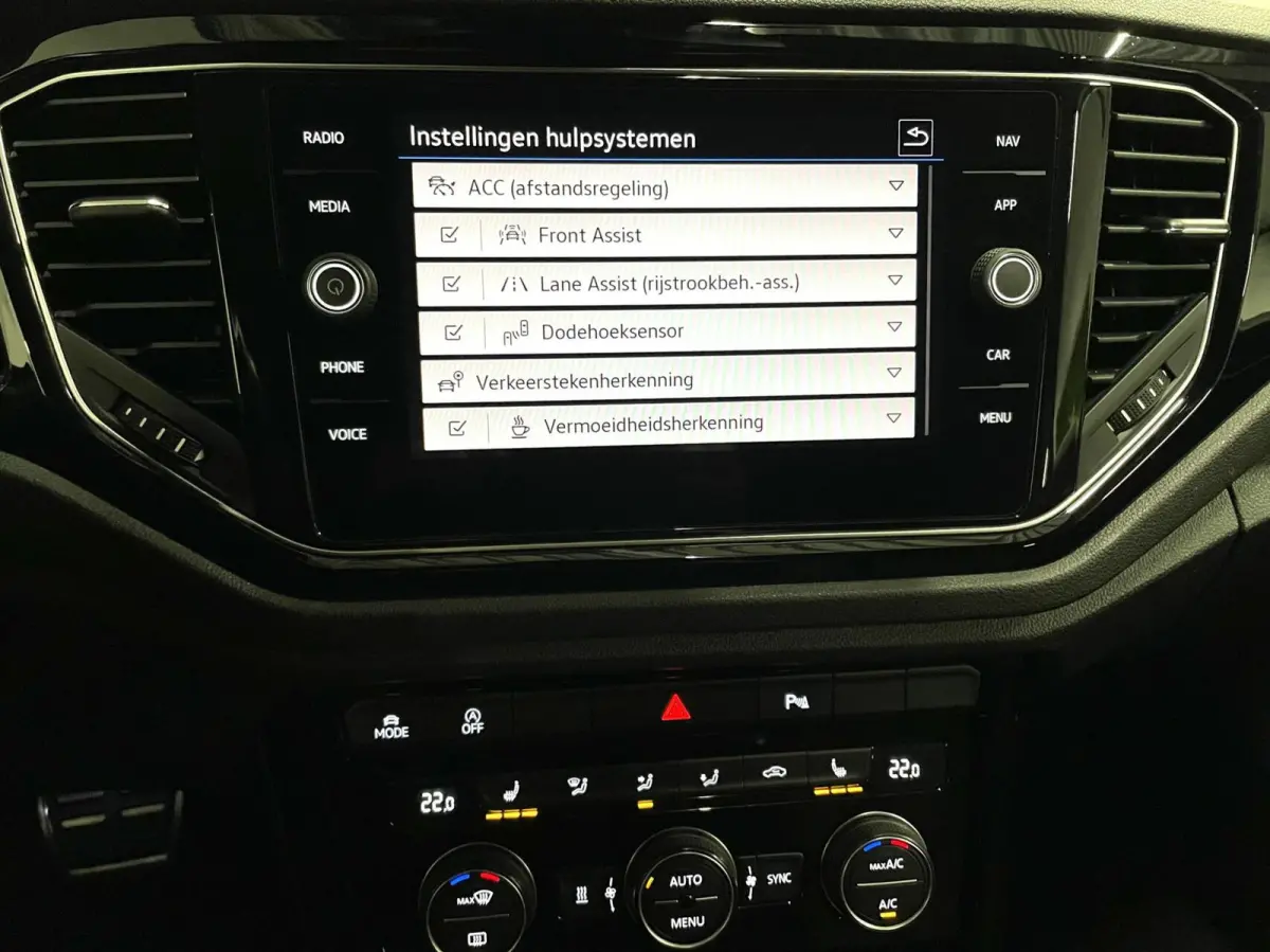 1.5 TSI Sport Black Style/ Cam/ Standkachel/ CarPlay/ 18''LMV