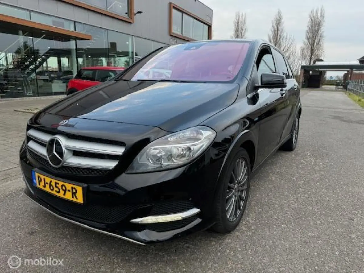 250 e Business Solution Automaat , Hoge instap , Navigatie , Camera achter , Parkeerhulp Voor & Achter , Hoge instap ,