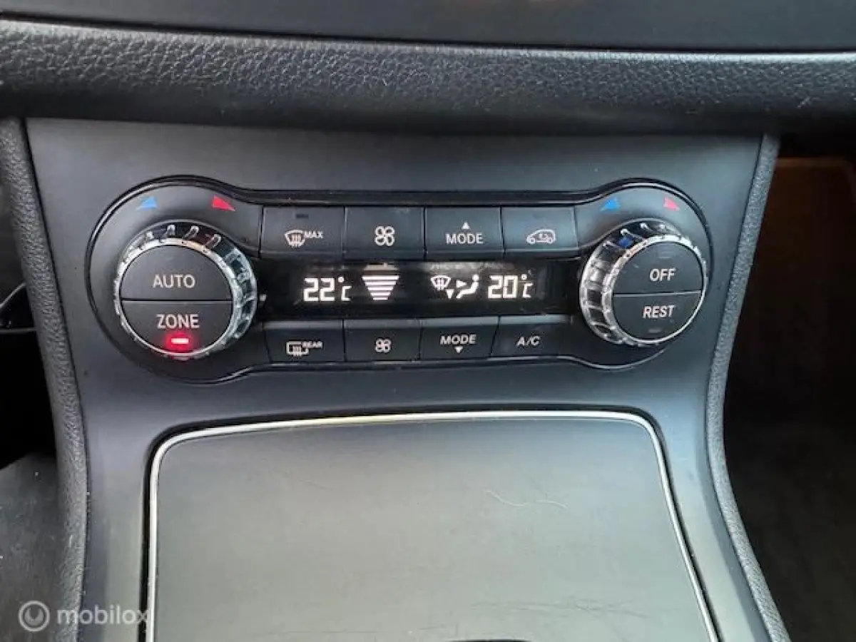 250 e Business Solution Automaat , Hoge instap , Navigatie , Camera achter , Parkeerhulp Voor & Achter , Hoge instap ,