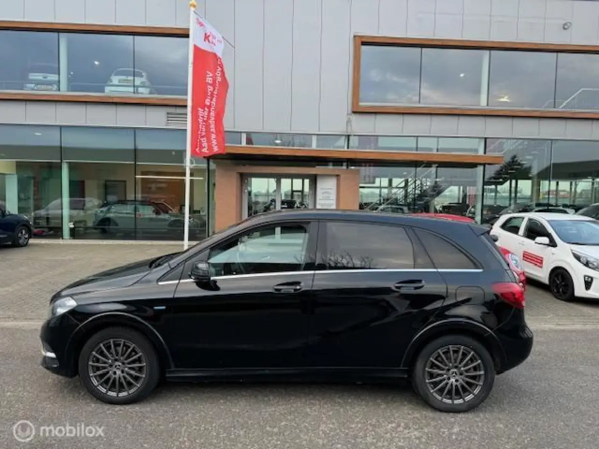 250 e Business Solution Automaat , Hoge instap , Navigatie , Camera achter , Parkeerhulp Voor & Achter , Hoge instap ,