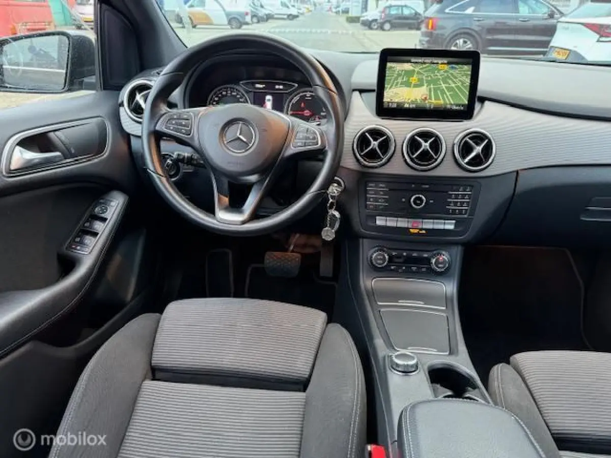 250 e Business Solution Automaat , Hoge instap , Navigatie , Camera achter , Parkeerhulp Voor & Achter , Hoge instap ,