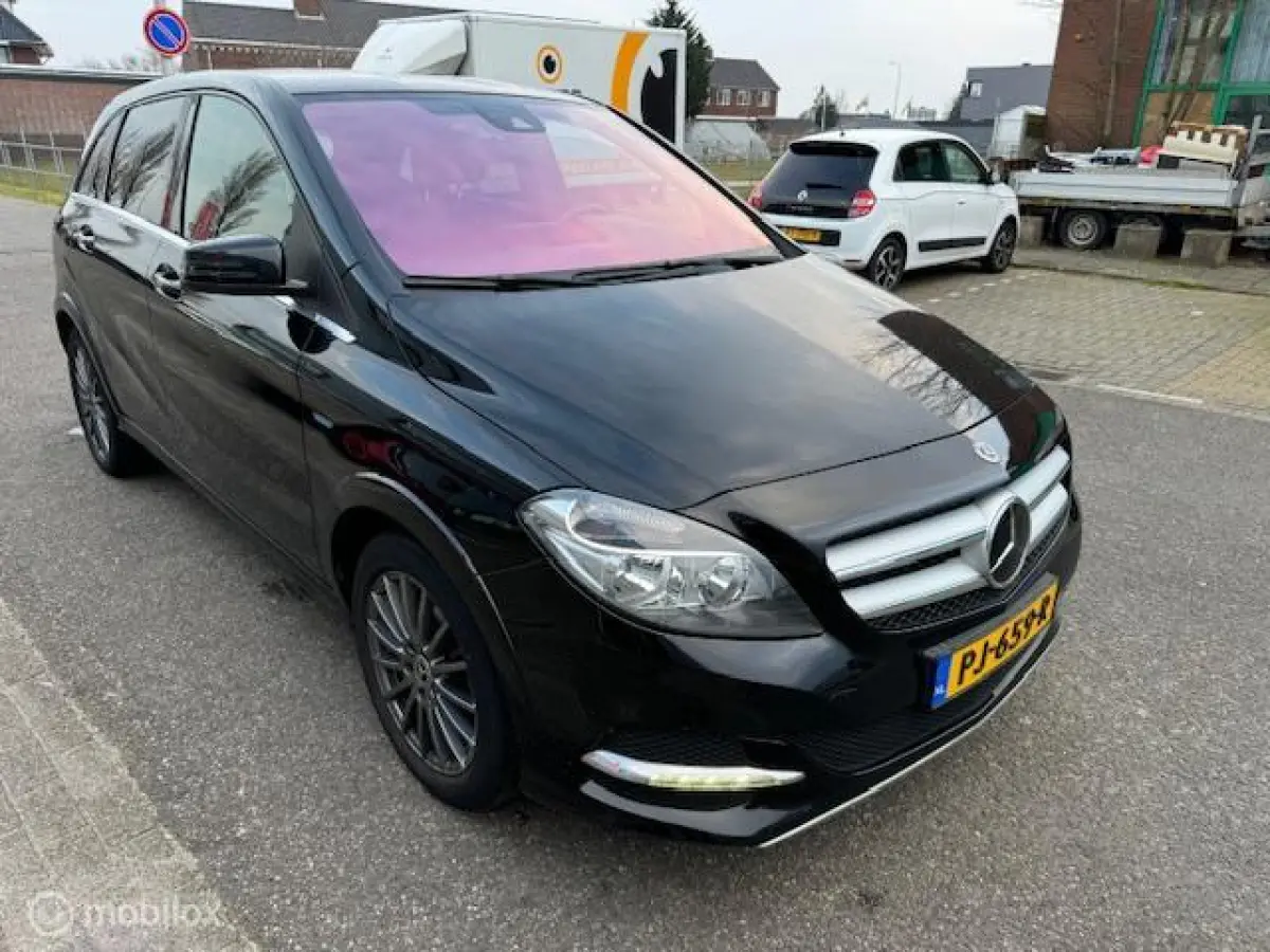 250 e Business Solution Automaat , Hoge instap , Navigatie , Camera achter , Parkeerhulp Voor & Achter , Hoge instap ,
