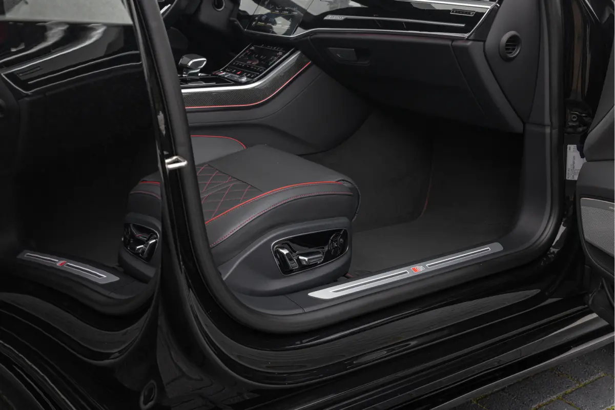 4.0 TFSI 571pk Quattro Keramisch B&O Advanced Nachtzicht RSE Carbon 4-Wielsturing