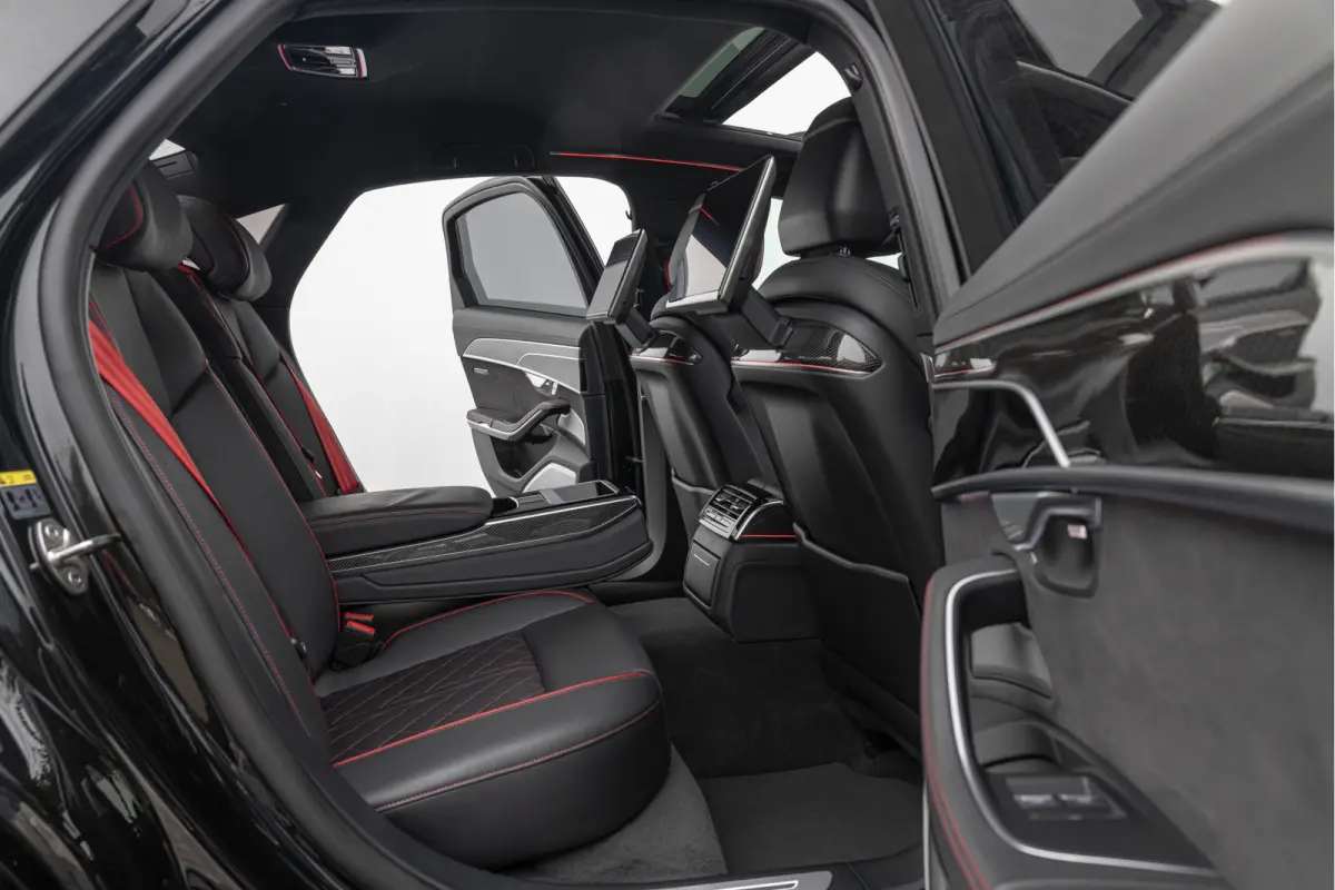 4.0 TFSI 571pk Quattro Keramisch B&O Advanced Nachtzicht RSE Carbon 4-Wielsturing