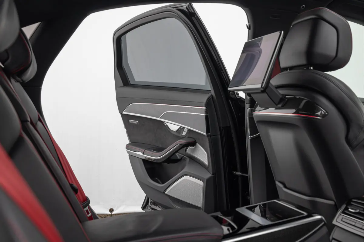 4.0 TFSI 571pk Quattro Keramisch B&O Advanced Nachtzicht RSE Carbon 4-Wielsturing