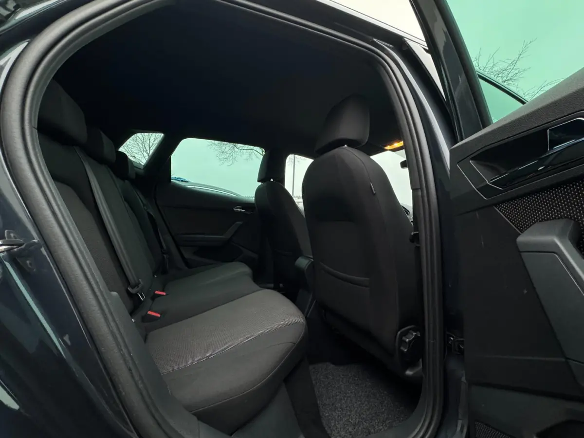 1.0 TSI Xcellence Business Intense TREKHAAK / VIRT. COCKP / CAMERA / CARPLAY / ECC / STOELV / KEYLESS / LED / WARN SPOT