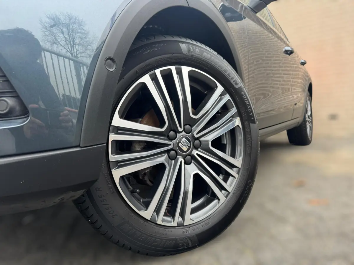 1.0 TSI Xcellence Business Intense TREKHAAK / VIRT. COCKP / CAMERA / CARPLAY / ECC / STOELV / KEYLESS / LED / WARN SPOT