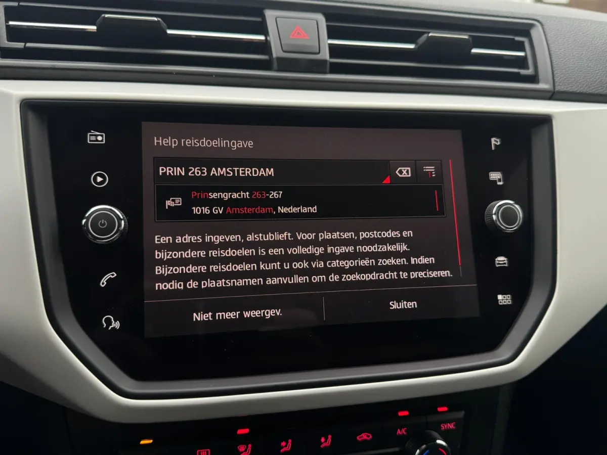 1.0 TSI Xcellence Business Intense TREKHAAK / VIRT. COCKP / CAMERA / CARPLAY / ECC / STOELV / KEYLESS / LED / WARN SPOT