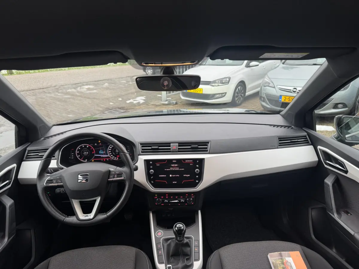 1.0 TSI Xcellence Business Intense TREKHAAK / VIRT. COCKP / CAMERA / CARPLAY / ECC / STOELV / KEYLESS / LED / WARN SPOT